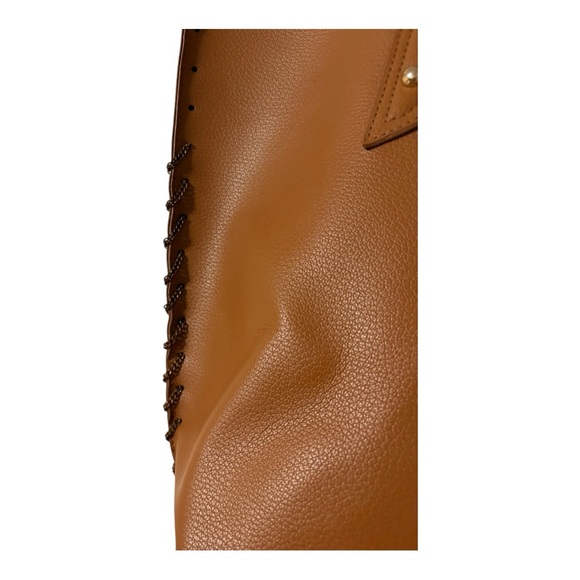 Jessica Simpson Timeless Brown Leather Tote with Spacious Design - Picture 9 of 11